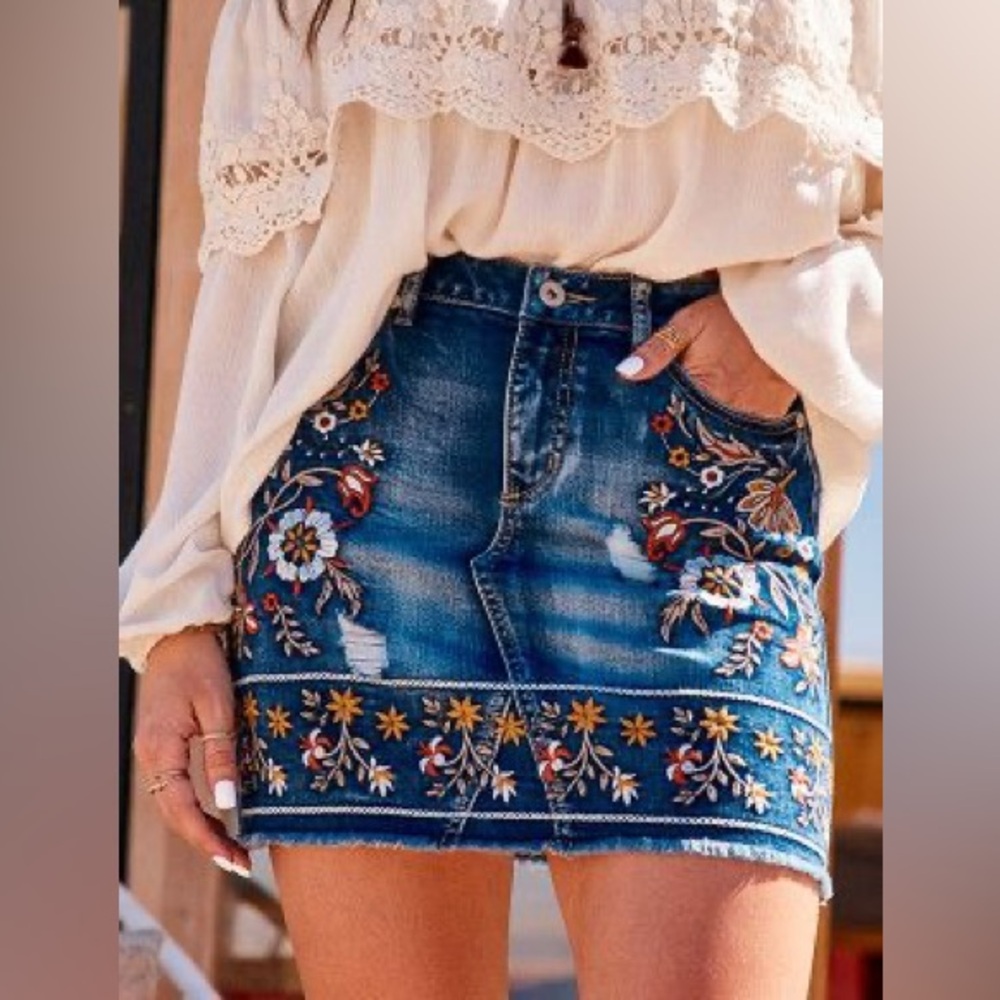 Altar'd State Santa Clara Floral Embroidered Denim Mini Skirt Size M